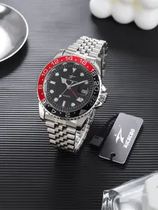 A men's steel band business watch, modern fashionable wristwatch, fashionable and high-end, trendy luminous calendar watch, suitable for giving gifts to people, quartz watch