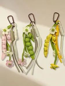 Pastoral Handmade Fabric Pea Flower Keychain Pendant,Bean Floral Bag Charm,Bean Flower Tassel Keyring Macrame Woven Key Ring Whimsical Fabric Plant Daisy Flower Ornaments Vegetable Beans Key Holder for Backpack Purse Accessories Boho Cottagecore Gift
