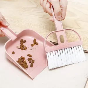 Hamster Cleaning Set, Mini Dustpan and Broom for Pet Cages, Desktop Cleaning, Easy Handling, Mini Size, Plastic Professional Cleaning Tools, Suitable for Guinea Pigs