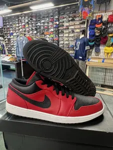 Jordan 1 Low Reverse Bred Pebbled Swoosh (YA) Preowned 13m/14.5w