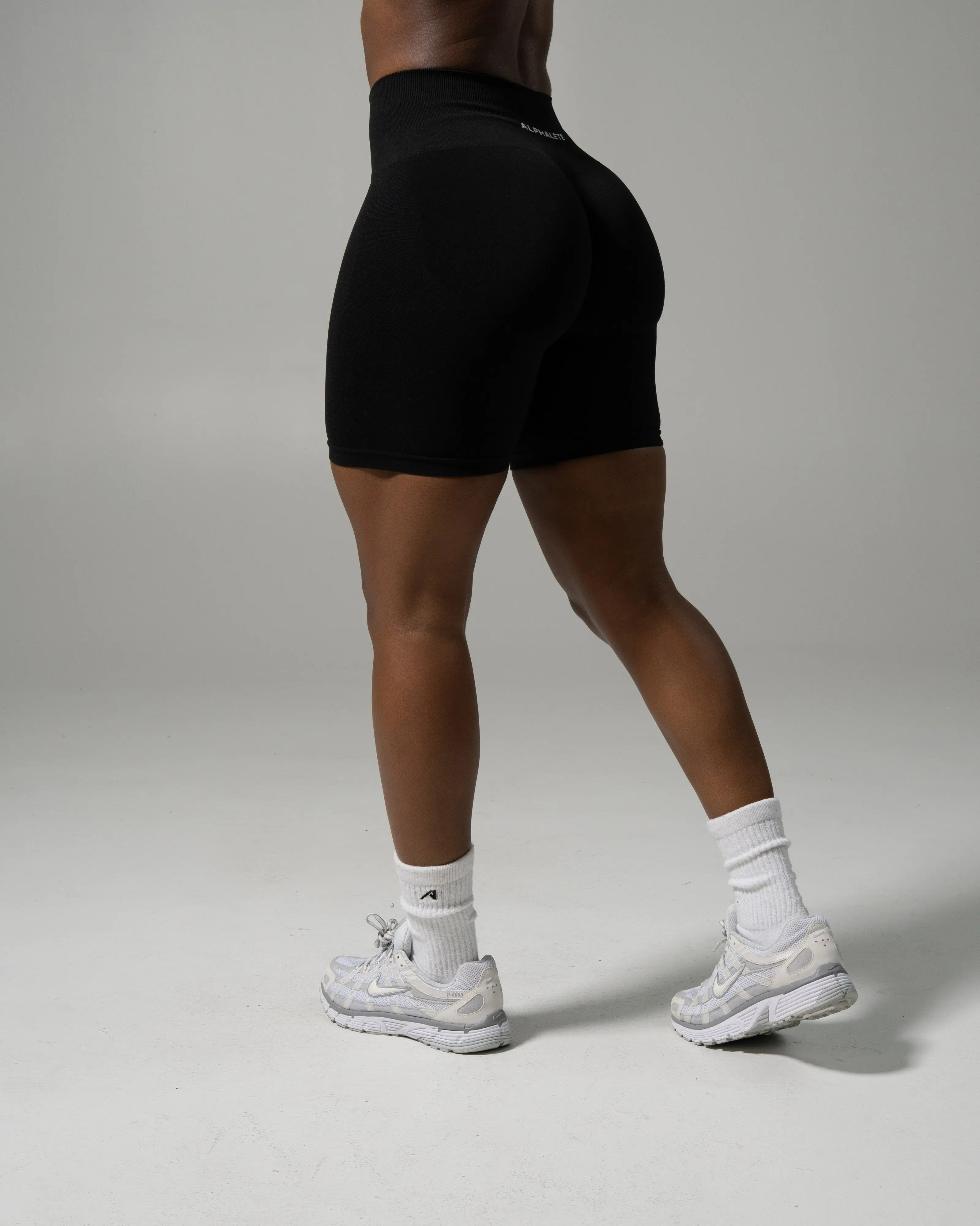 Pump Mid Rise Biker Short - Black