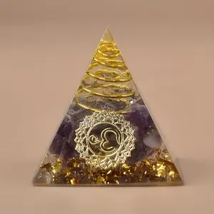 Handmade Orgone Crystal Pyramid with Seven Chakras, an Crystal Pyramid for Feng Shui Decoration, Perfect As a Gift for Halloween Or to Enhance The in a Room