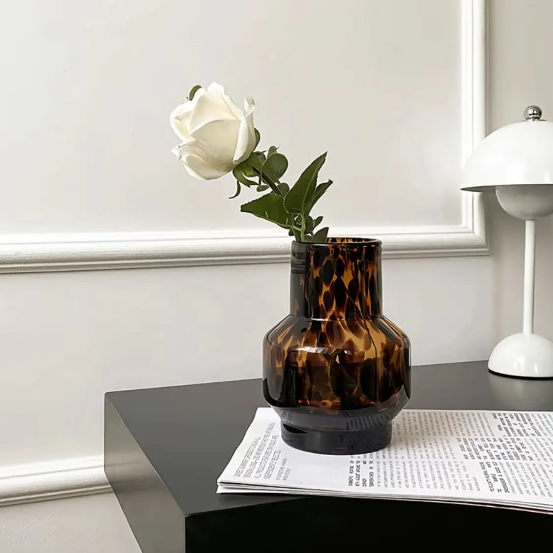 Modern Minimalist Flower Vase, Vase For Flowers, Premium Aesthetic Decorative Floral Arrangement Vessel, Ornamental Home Decor for Living Room Dining Table Centerpiece Entryway Bedroom Office Shelf, Ideal Housewarming Birthday Gift, Modern Plant Vase