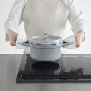 Magnetic Pot Holders - Set of 2 - Silicone