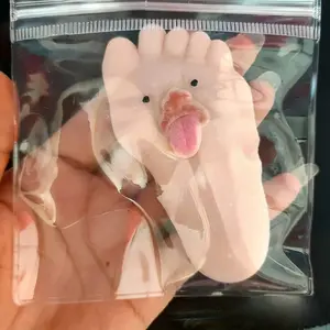 Realistic Tongue-Out Foot Squeeze Toy, Stress Relief Toy, Creative Prank, Slow Bounce Anti-Stress Gadget, Fun and Relaxing Gift, Stress Relieving Accessory