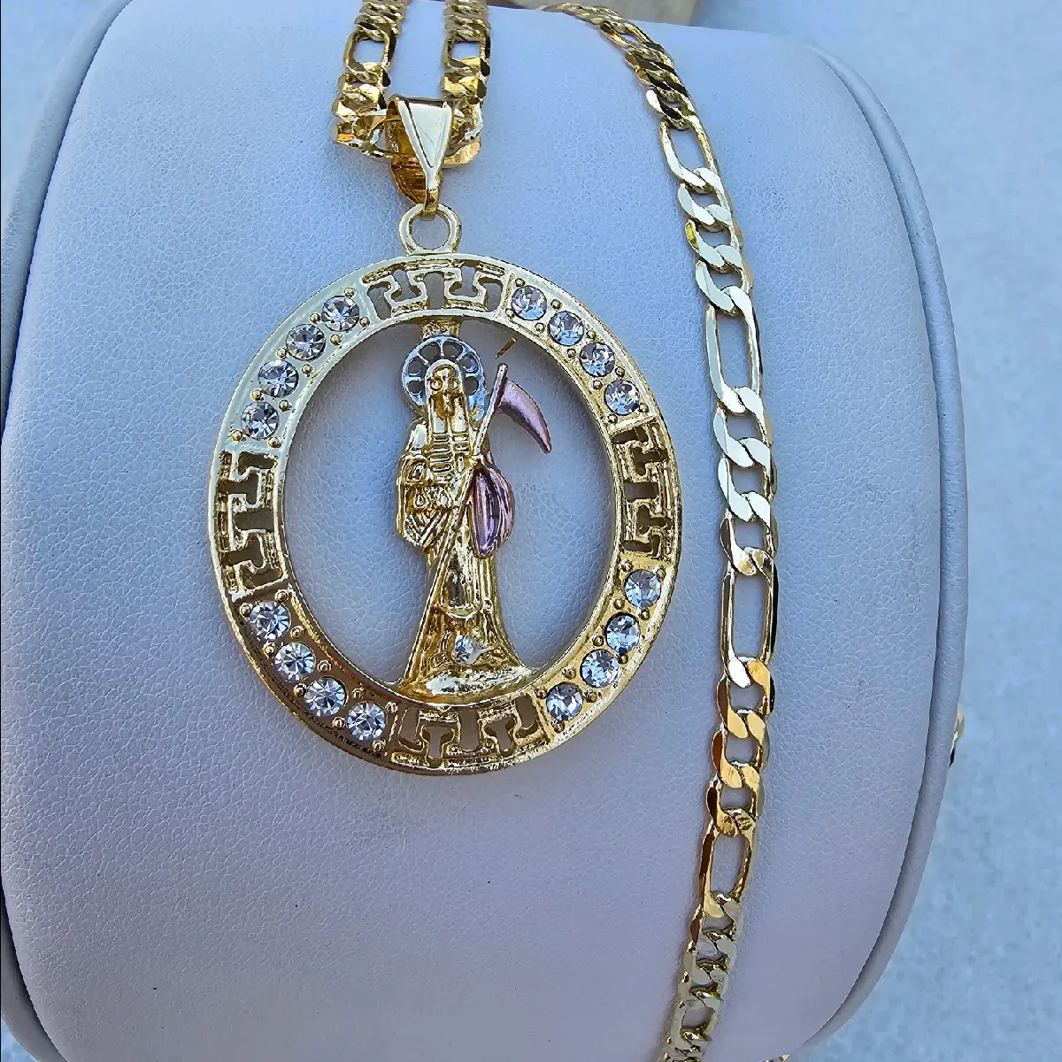 santa muerte round necklace pendant