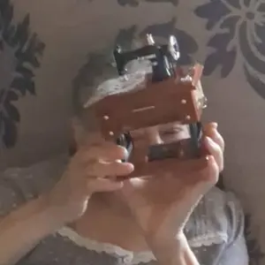 UFORU Vintage Mini Sewing Machine Shaped Plastic Music Box, Mother's Day Gift, Desktop Decorative Toy, Home Decor Item