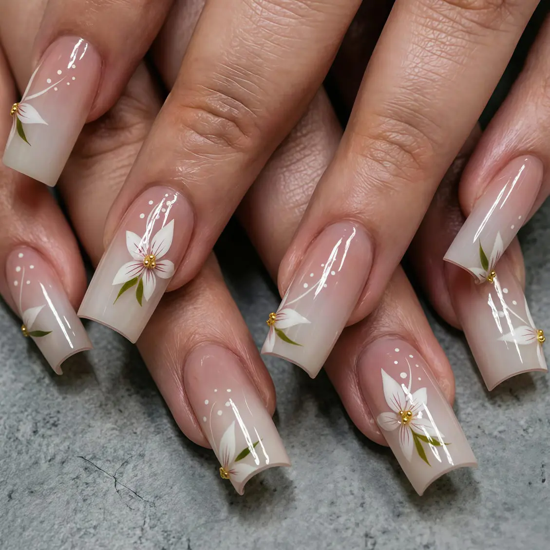 Hand-Painted White Floral Press On Nails, Elegant Wedding Bridal Nail Art, Handmade Reusable Almond Fake Nails, Luxury Spring Gel Nail Set