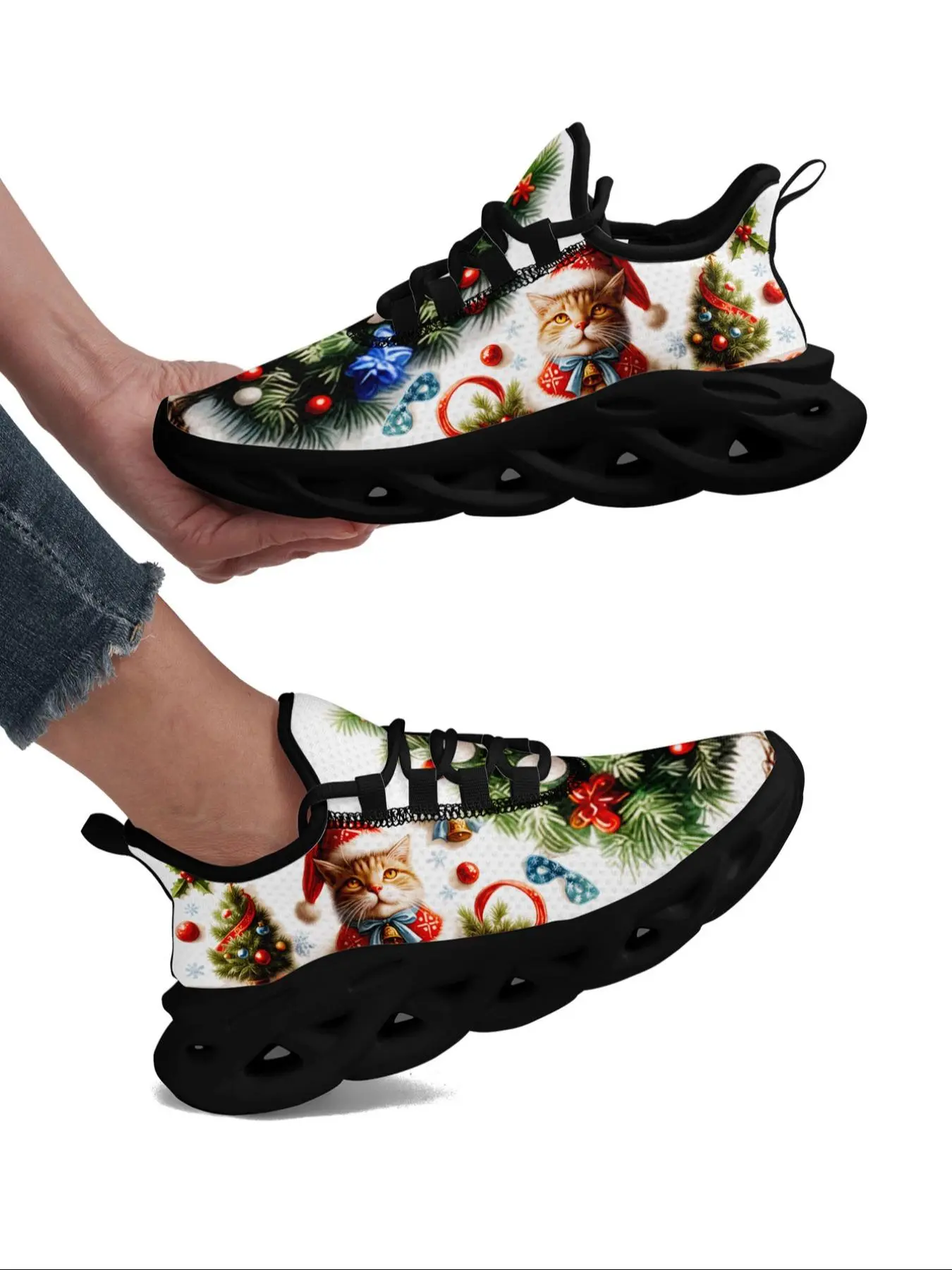 Women's Cute Christmas Pattern Lace Up Low Top Sneakers, Casual Comfortable Breathable Sports Fashionable Running Shoes, Female All-match Round Toe Shoes for Daily Wear