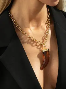Street Style Exaggerated Amber Tooth Pendant Necklace - Bohemian Chunky Chain Bold Statement Accessory For Women