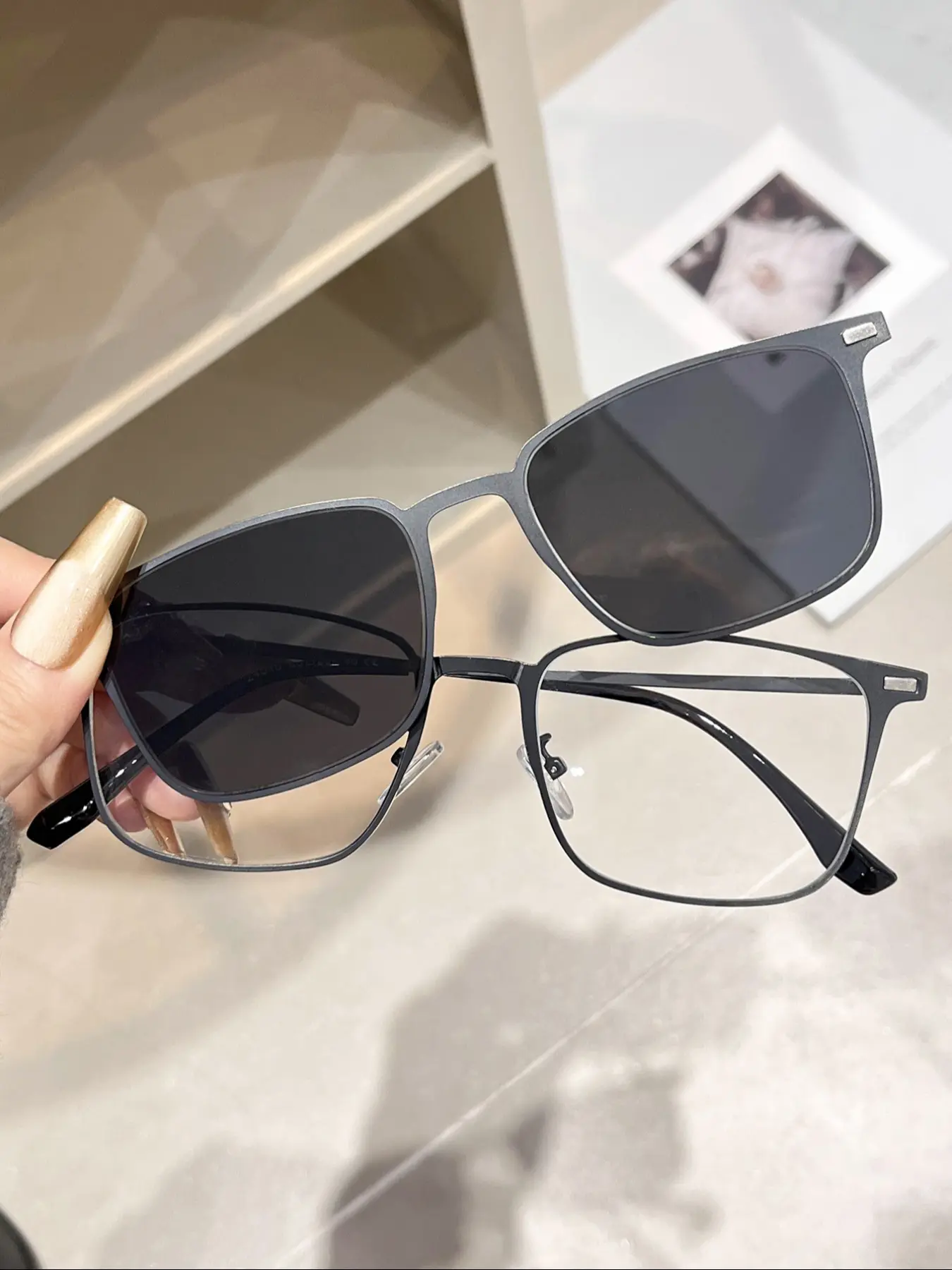 Fashion Polarized Sunglasses for Eyeglass Wearers, Nearsighted People, Driving and Outdoor Activities, Night Driving, One-Piece Design