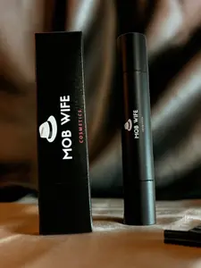 Mob Wife Glow Stick: The Contour & Highlight Duo for a Fierce, Always-Tanned Look Bronzer Caramel