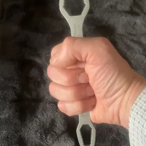 Universal Car Torx Wrench,8-24mm Self-tightening Wrench,Double-head Torx Spanner,Non-Slip Multi-function Wrench for Most Nuts & Bolts Repair,Professional Car Assembly & Disassembly Tool.