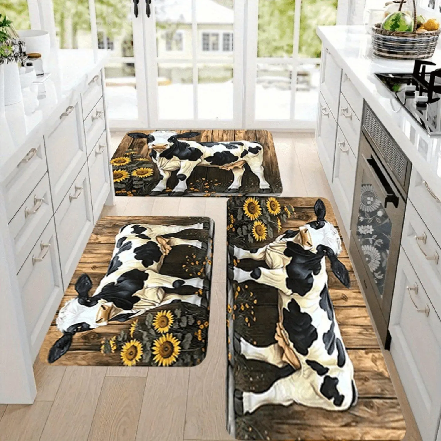 1pc Cow‑Pattern Flannel Floor Mat Soft Comfortable Holiday Style Rug Suitable for Kitchen Bedroom Living Room Dining Area Laundry Room and Entryway