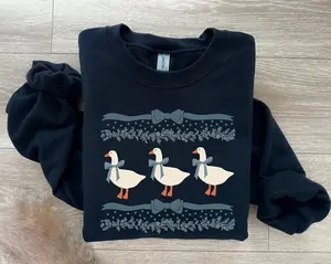Vintage 80s Silly Goose Sweatshirt, Retro Duck Goose Graphic Crewneck, Funny Cozy Animal Sweater, Unisex Vintage Style Outfit, Cute Gag Gift