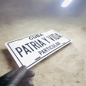Chapa de Cuba Patria y Vida Particular 6x12 | Placa Cubana Personalizada Blanca