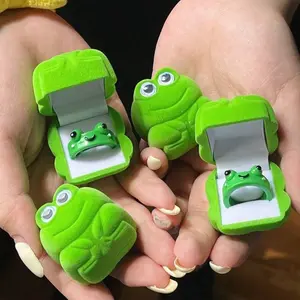 Creative Flocked Green Frog Ring Box Set – Cute & Unique Jewelry Packaging for Rings, Romantic Proposal Box, Gift Display Case, Fun Storage for Couples, Weddings, Anniversaries & Special Moments