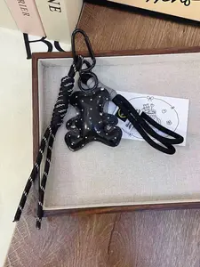 1 PCS Shiny Rhinestone Bear Keychain, Faux Diamond PU Leather Bag Charm, Handmade Braided Strap, Style Bear Pendant, Gift for Women
