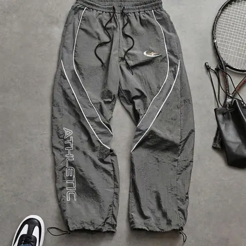 Men's Sporty Casual Long Pants, Athleisure Style Bottoms, 100% Polyester, Colorblock Curved Lines, Quick-Dry Breathable, Elastic Drawstring Waist + Cuffed, Loose Fit Street Style Joggers, Casual Athletic Jogging