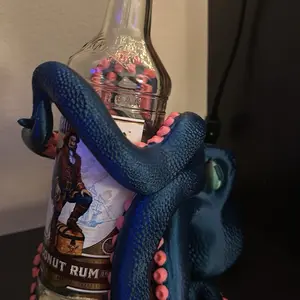 Octopus wine bottle holder