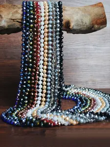 1 count Women's Faceted Glass Crystal Beads Necklace - Fashion Handmade Beaded Necklace Jewelry for Autumn Winter Sweaters, Casual Style Accessory