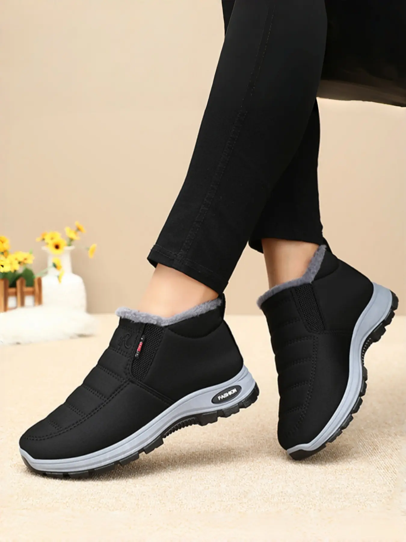 Women's Self-Adhesive Thickened Warm Lining Snow Boots, Outdoor Casual Sports Design, Soft Sole Comfortable Shoes, Winter Booties