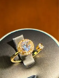 *STAR STUDDED*    Item#00000030 European 14K Gold Plated Halo Five-Prong Setting Round-Cut 1.5 Carat White Cubic Zirconia Adjustable Fashion Ring (Center Stone 1.25 Carat, Side Stone 0.25 Carat, Ring Size 7 and Up)
