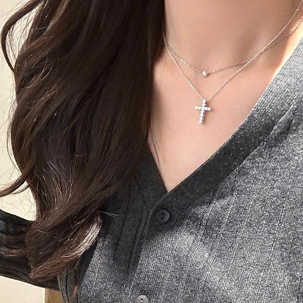 S925 Sterling Silver Moissanite Cross Pendant, High-End Clavicle Chain, Fashionable Ａnd Light Luxury Style Necklace