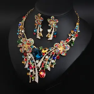 Bohemia Flower Necklace and Earrings Suit, Decorated with Bright Crystals, 3-piece Fashion Jewelry Set, Suitable for Women, Perfect Gift for Parties, Weddings and Special Occasions