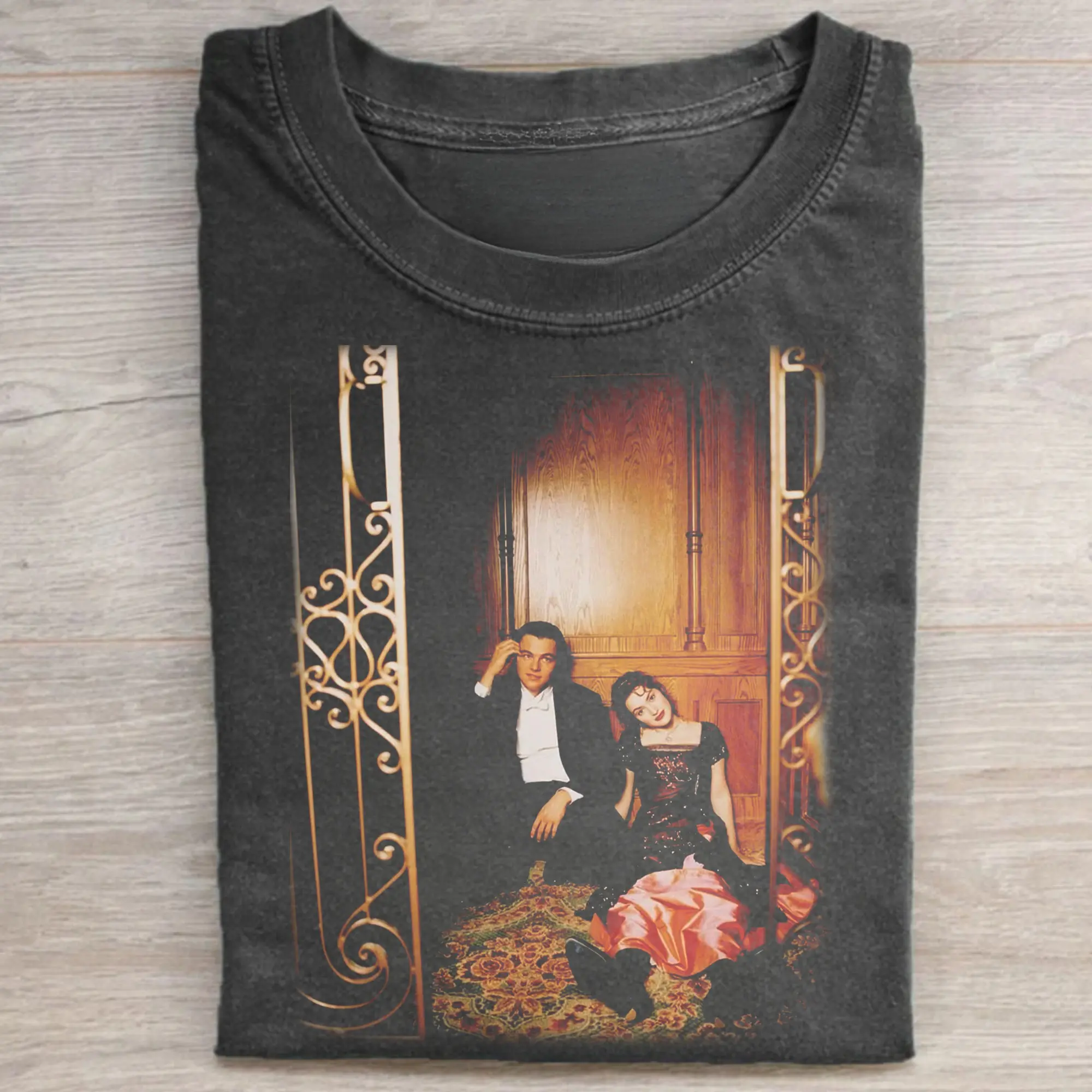 Gildan Men's Cotton Crew Neck Short-Sleeve Vintage Graphic Menswear Top Shirt - Custom Jack Dawson & Rose Dewitt Bukater Titanic Iconic Scene, Minimalist Fit Streetwear for Casual Wear (Cold Wash Recommended), Tops, Fitted, Cute, Retro, White