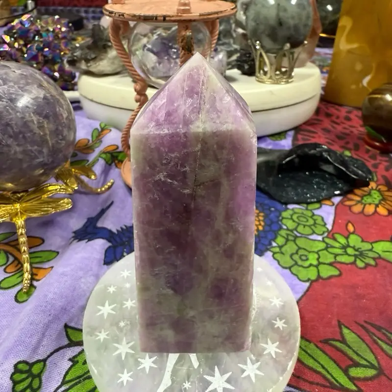 Kunzite Point  Crystal of Divine Love, Emotional Healing & Heart Awakening – Radiate Compassion & Uplift Your Spirit