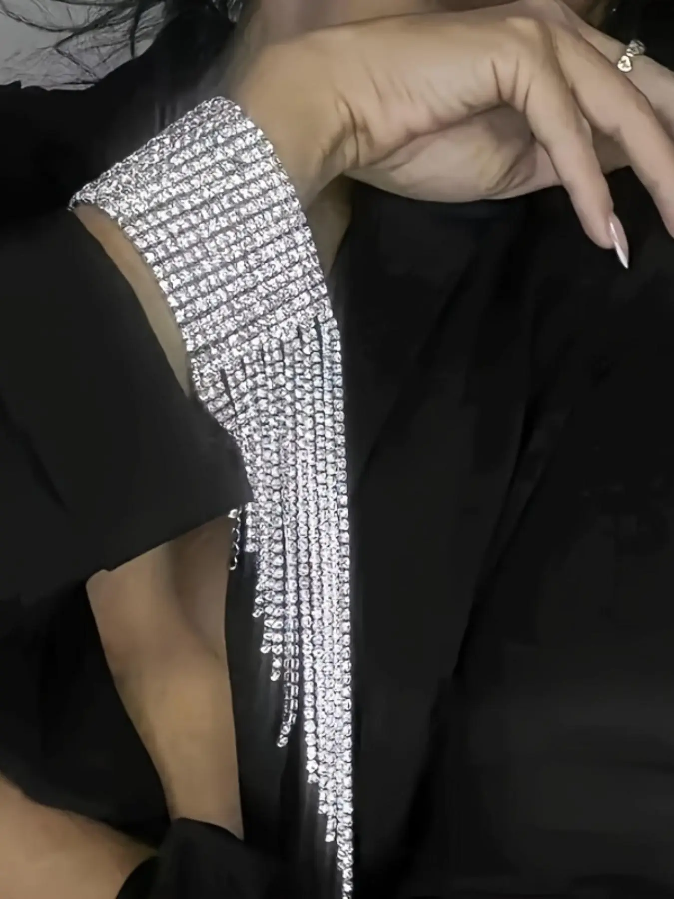 Stylish Long Tassel Rhinestone Bracelet for Women, Elegant Multi-Row Fashionable Chain, Trendy Jewellery Accessories, Versatile for Any Occasion, Jewelry Design