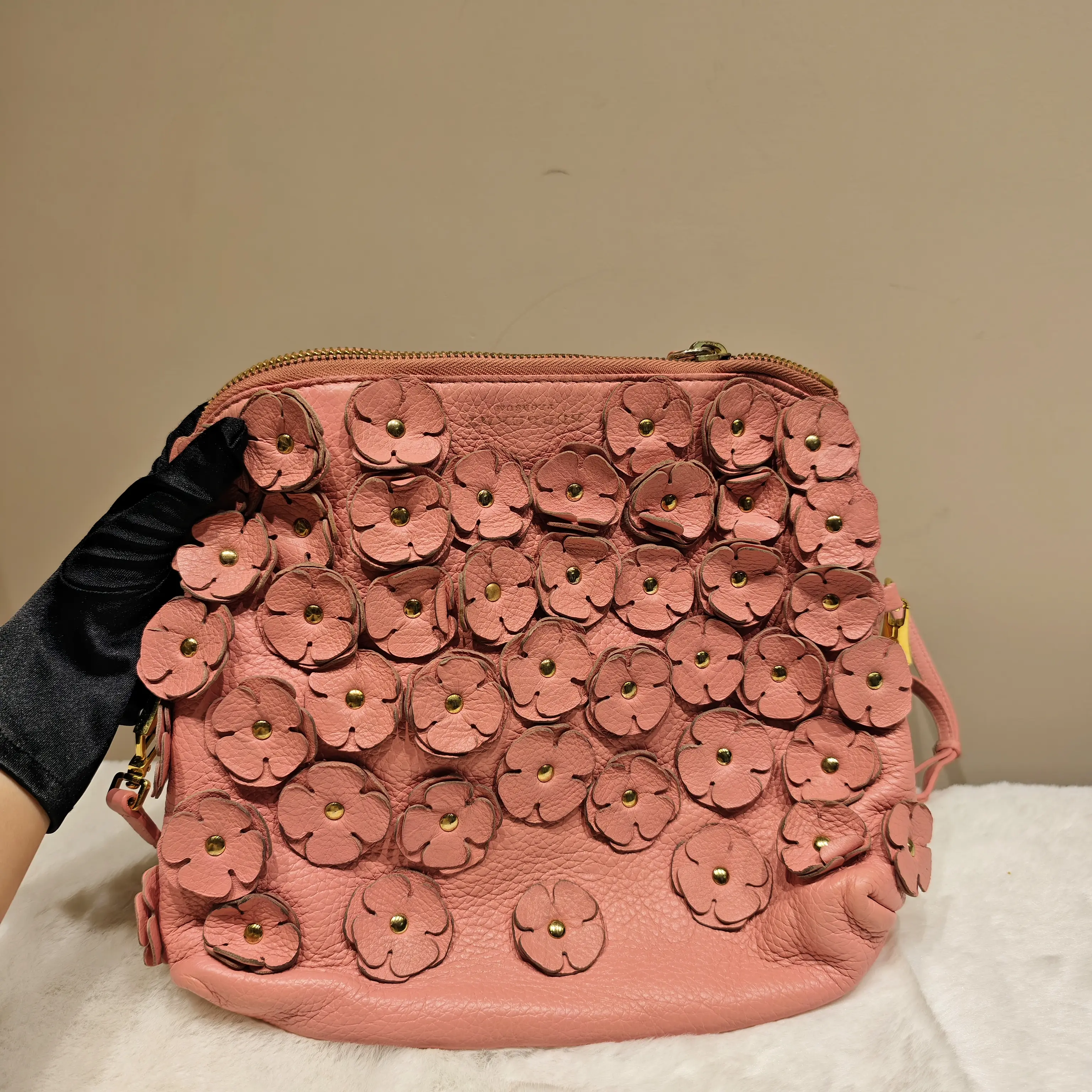 Pre-owned BURBERRY | Pink crossbody bag with 3D floral petals a45