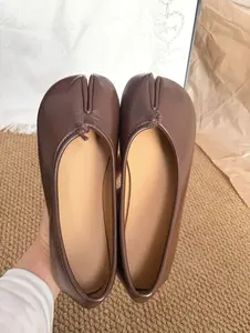 Tabi Split-Toe Ballet Flats, 4 Color Options, Soft Leather Slip-On Loafers, Comfy Retro Casual Shoes for Women
