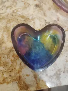epoxy heart container