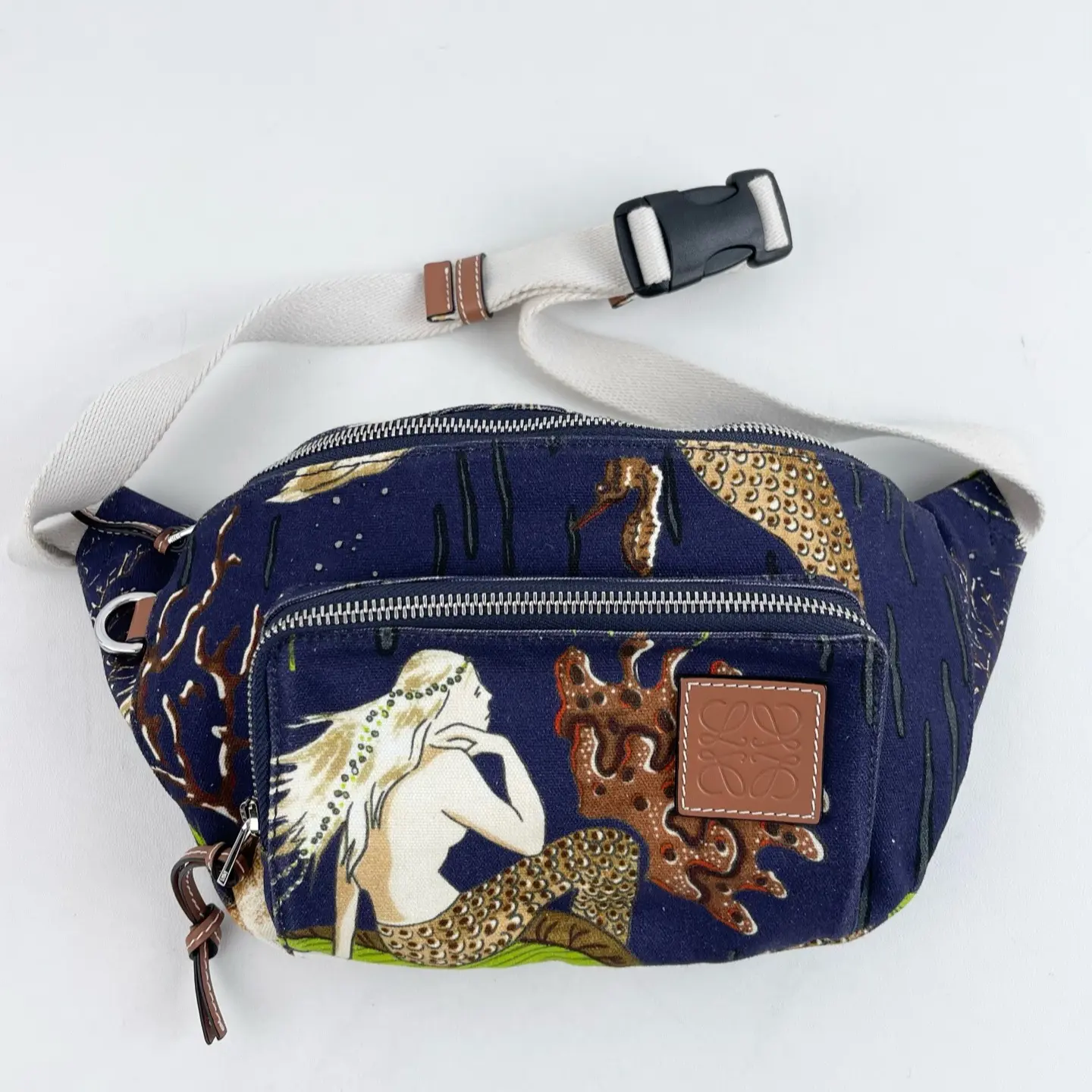 Pre-owned Loewe Puzzle Bag 24434864