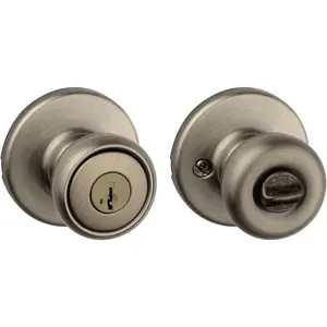Kwikset Tylo Entry Door Knob with Lock and Key, Secure Keyed Handle Exterior, Front Entrance and Bedroom, Antique Brass, Pick Resistant SmartKey Rekey Security and Microban