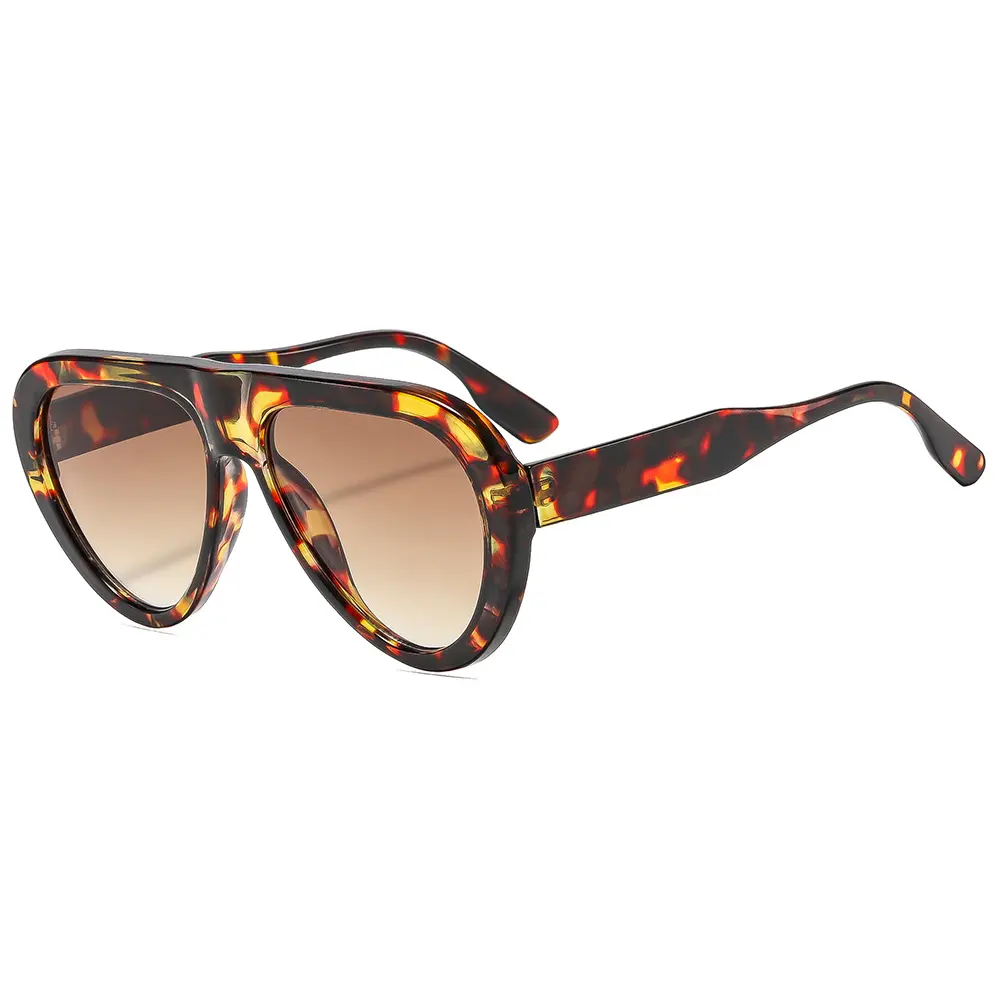 Double tea slices with tortoiseshell frame