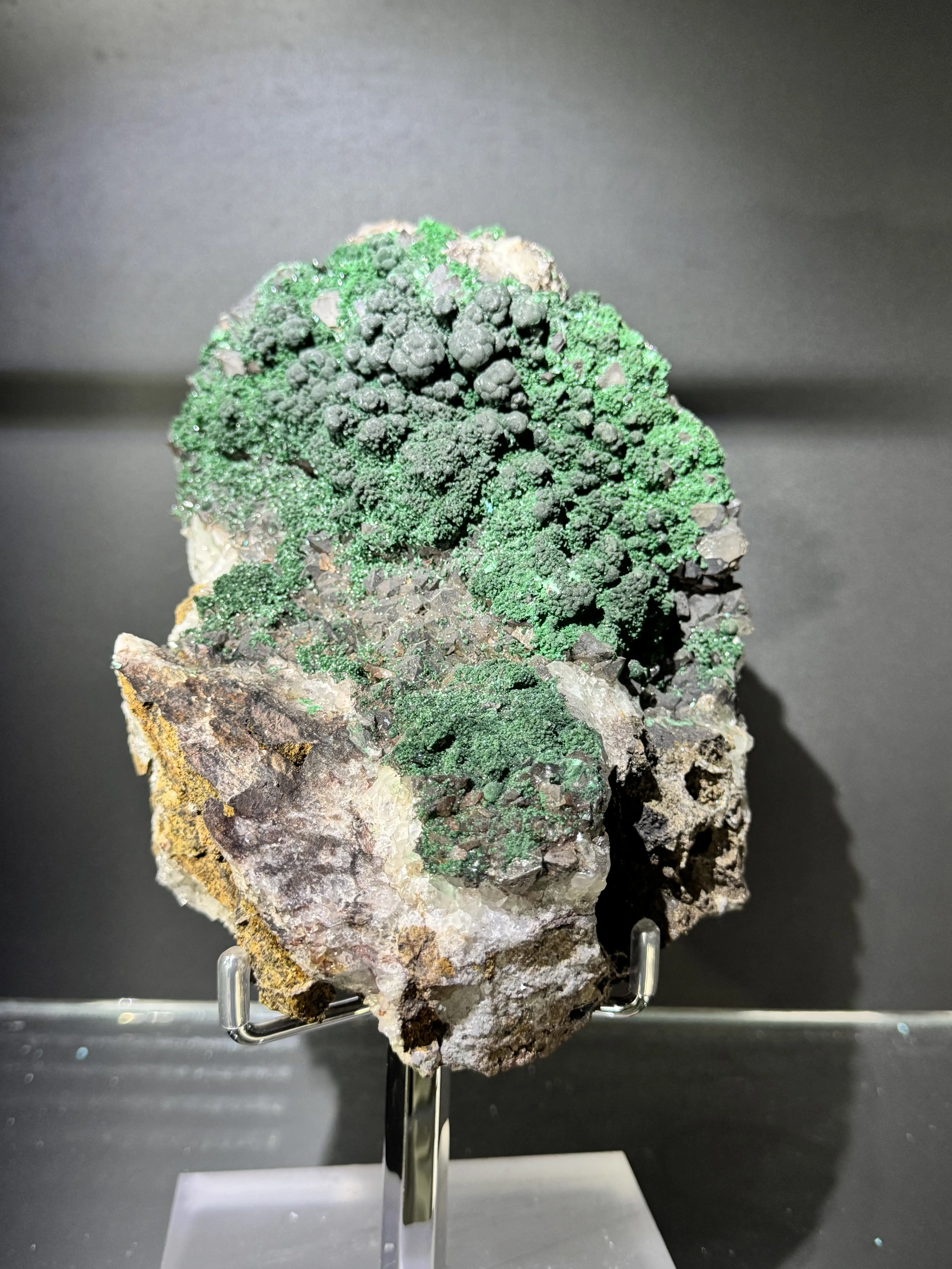 Natural Forest Malachite on Quartz with Exhibition Level