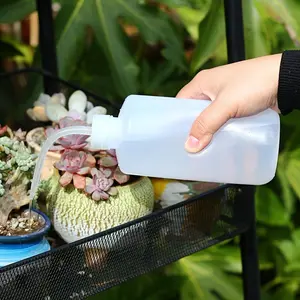 1pc Of Watering Bottles, Squeeze-type Watering Can Succulent Watering Bottles For Plants And Flowers, Squeeze Bottles, Plastic Curved Mouth Safety Wash Bottles, Watering Can With Pointed Mouth For Potted Plants Garden Accessories