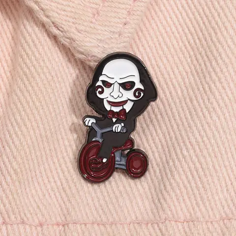 Creative Scary Movie Surrounding Enamel Brooch, Enamel Lapel Pins, Halloween Themed Brooch, Fashion Accessories for Women & Men, Trendy All-match & Exquisite Brooch for Birthday Gift, Alloy Brooch Pin, Brooch Pin Clip