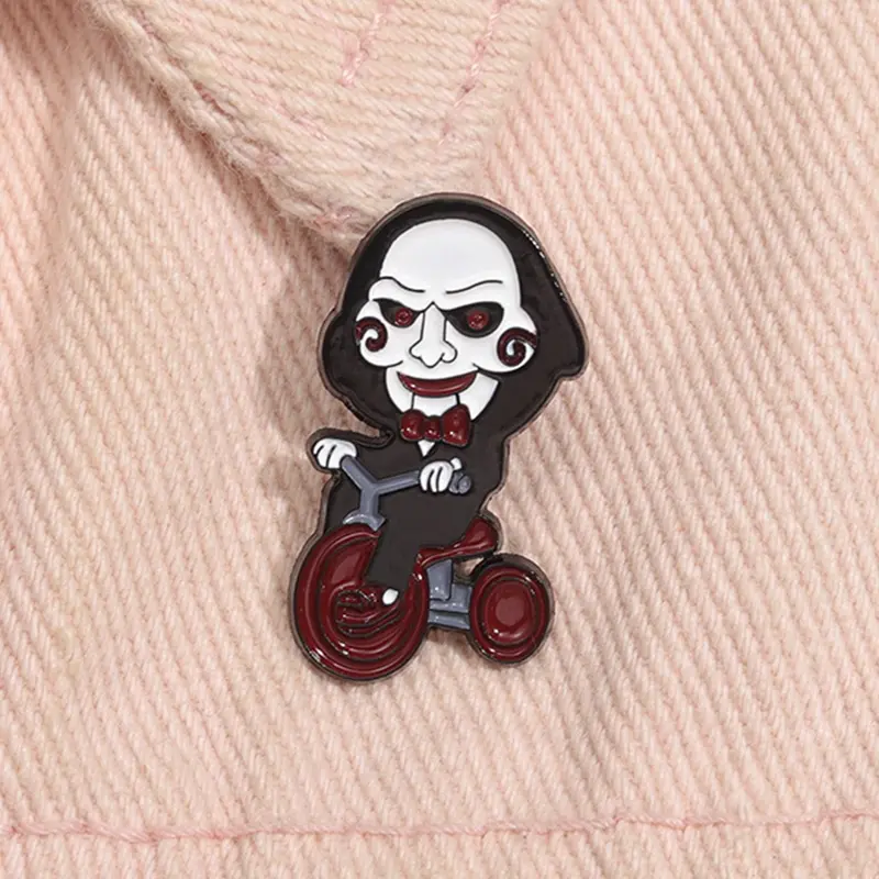 Creative Scary Movie Surrounding Enamel Brooch, Enamel Lapel Pins, Halloween Themed Brooch, Fashion Accessories for Women & Men, Trendy All-match & Exquisite Brooch for Birthday Gift, Alloy Brooch Pin, Brooch Pin Clip