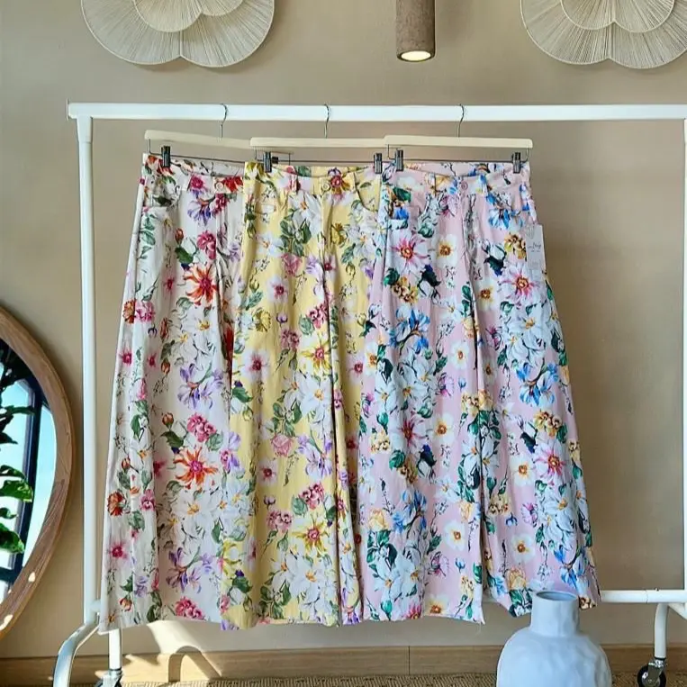 Nayeli Floral Print Wide Leg Trousers Vibrant Spring Summer Pieces S/M M/L Made in Italy Womenswear Pants