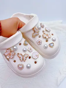 18-Piece Fashionable Pearl Flower Shell Butterfly Abs Chain, Detachable DIY Shoe Flowers, Multifunctional Shoe Clip Accessories, Sandal Charms