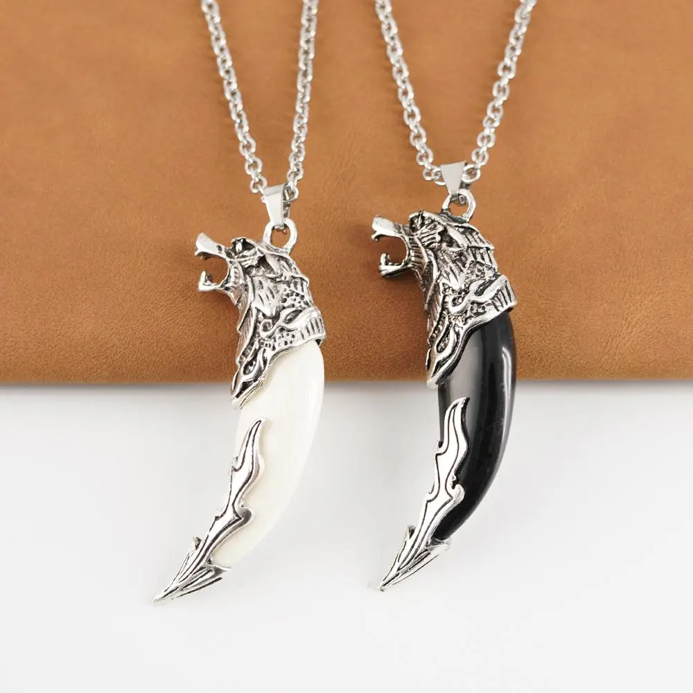 Punk Fashion Brave Men Wolf Gog Teeth Spike Pendant Necklace Women Men Lucky Jewelry Classic Fang Tooth Amulet Pendant Necklace
