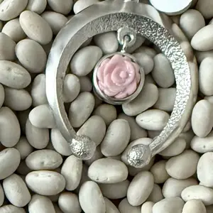 Pink rose conch Naja