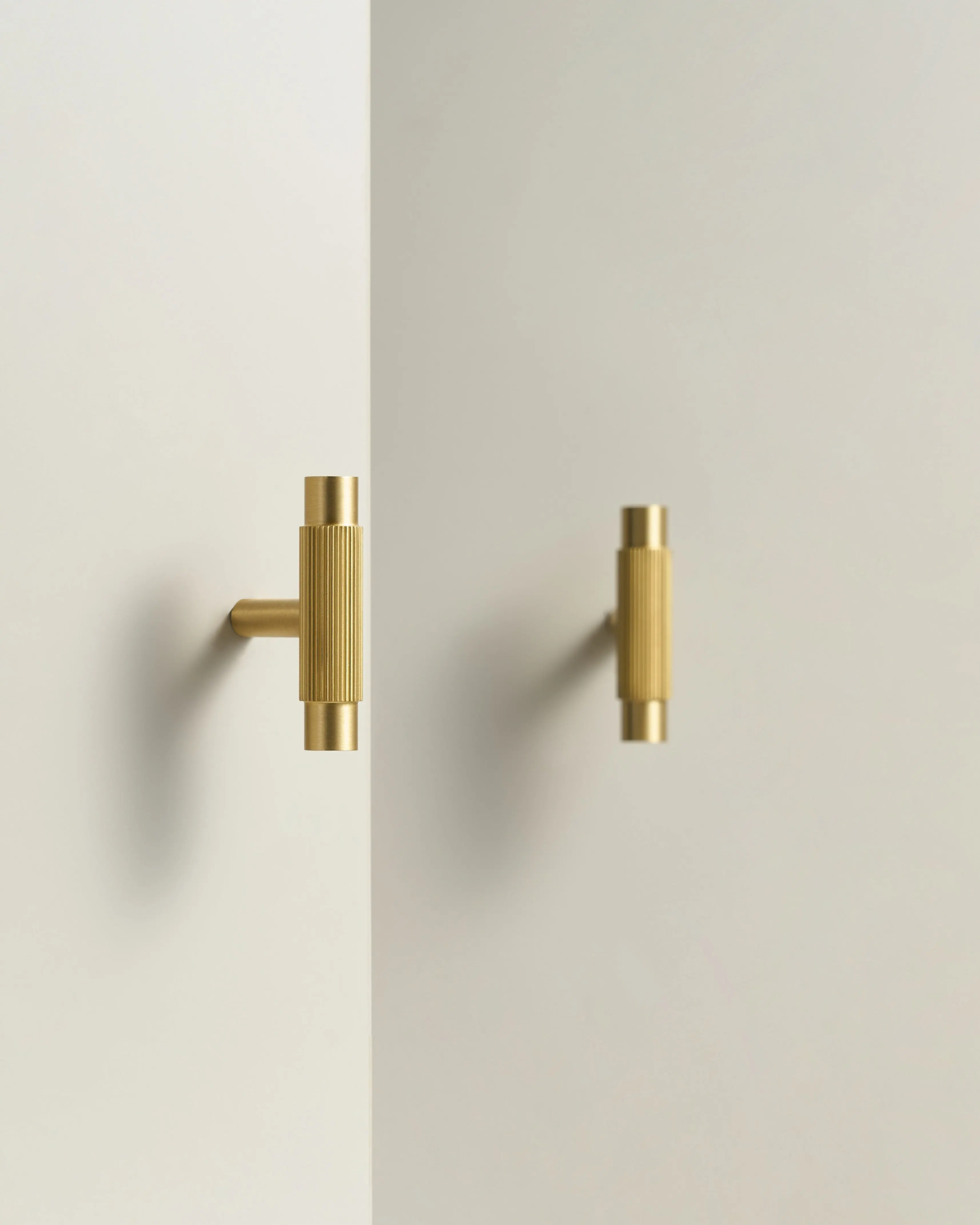 SOHO FLUTED T-BAR CABINET KNOB