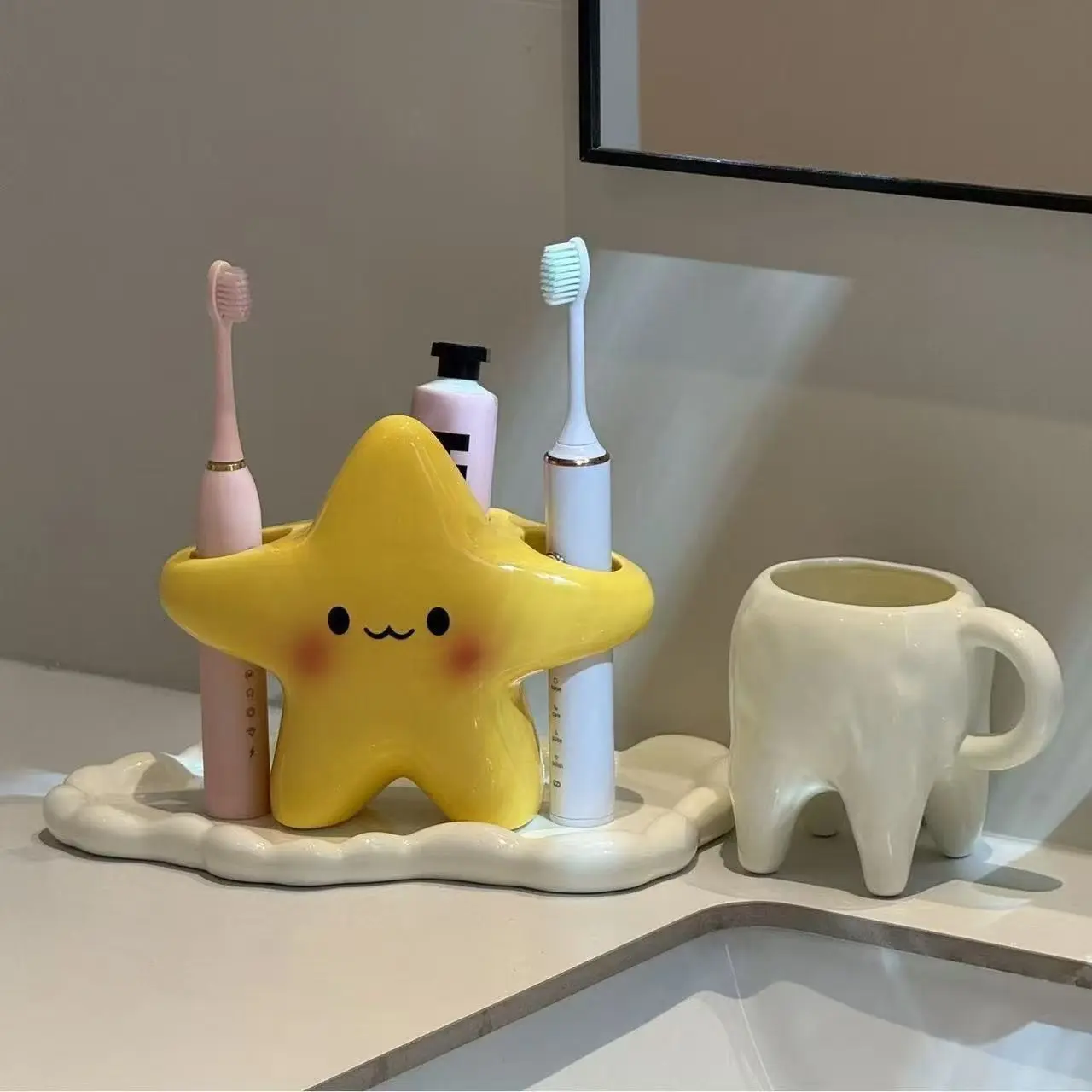 Large Creative Star Design Toothbrush Holder, Sturdy Space-Saving Bathroom Storage Box, Fits Electric/manual Toothbrushes, Fun Smiley Face Sticker, Toothbrush Organizer, Toothbrush Holders For Bathrooms