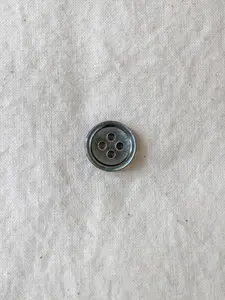 Mabel <br/><small>12mm Iridescent shell Button Set</small>