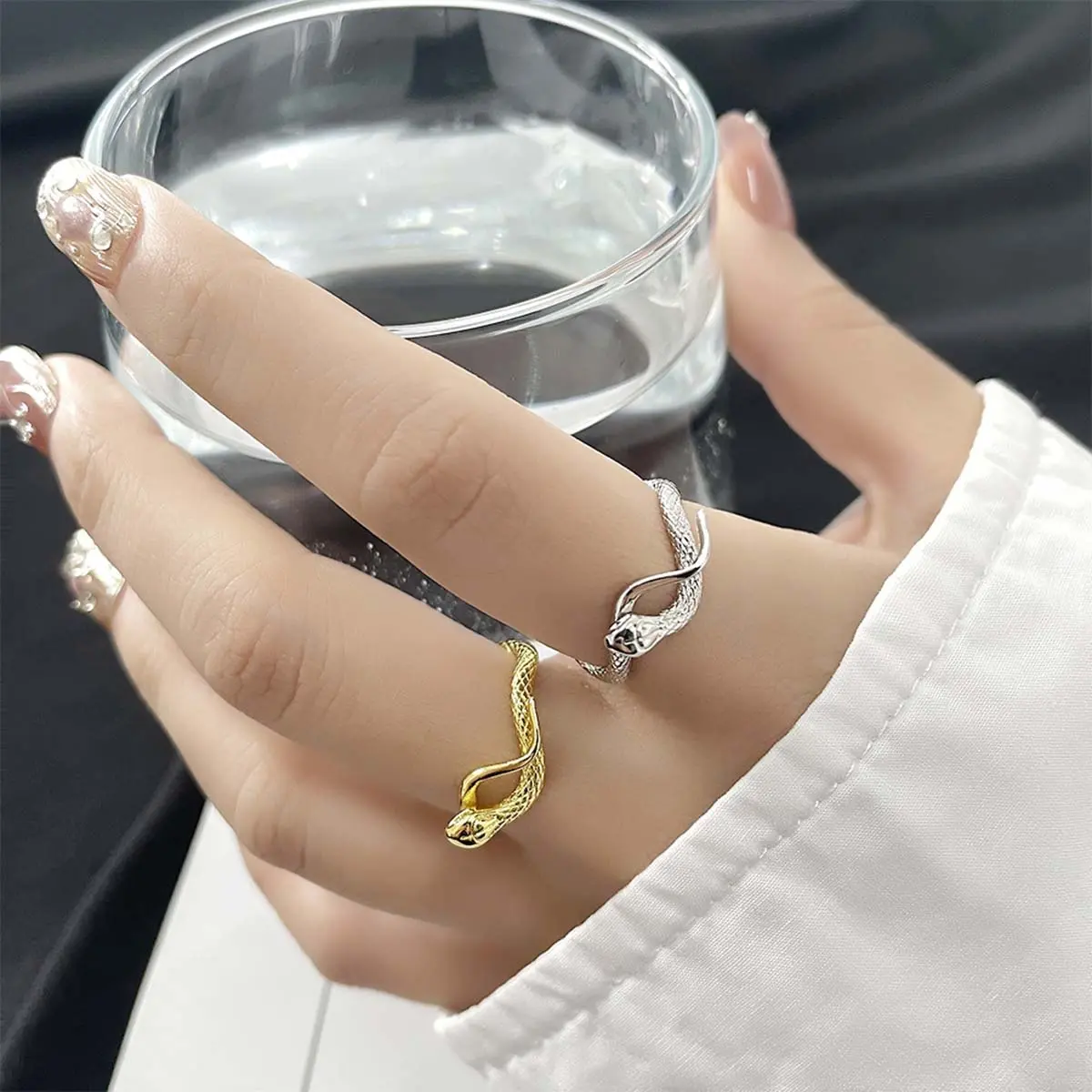 Women's Unisex Adjustable Opening Artificial Gemstone Snake Ring - Unique Smooth Texture Winding Design, Fashion Daily Index Finger Jewelry Accessory